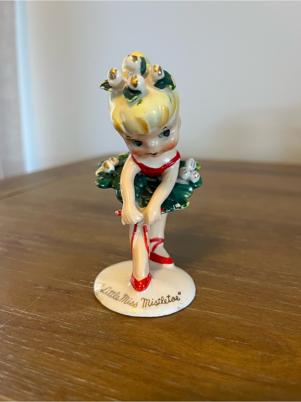 VINTAGE LEFTON CHRISTMAS LITTLE MISS MISTLETOE BALLERINA GIRL FIGURINE. 1950'S